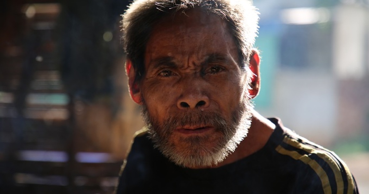 View - Ông lão điếc nuôi người vợ ốm yếu và em trai tâm thần ở thung lũng Tô Múa | Báo Dân trí