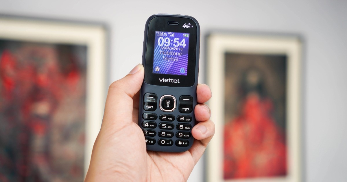 View - Trên tay mẫu điện thoại 4G thay thế cho điện thoại 2G cơ bản | Báo Dân trí