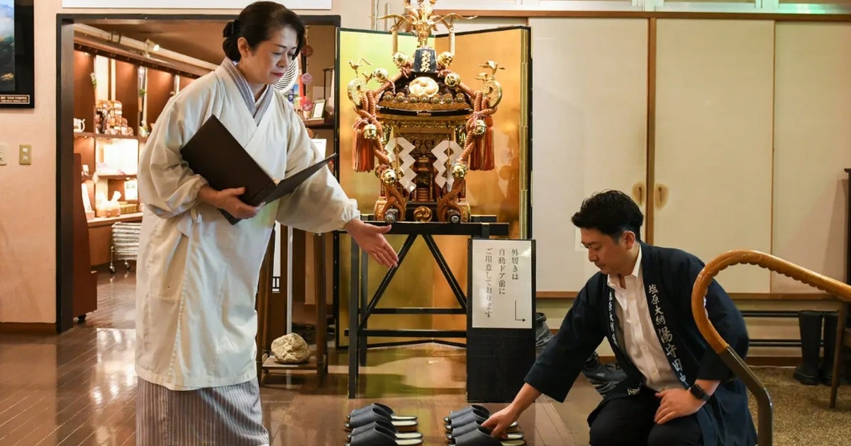 Để bảo vệ nhân viên, nhiều nơi ở Nhật bỏ tư tưởng “khách hàng là thượng đế”