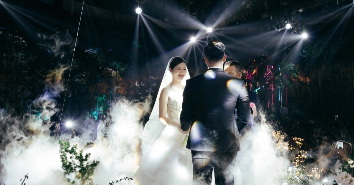 Tiết lộ hậu trường các đám cưới xa hoa của giới siêu giàu Việt