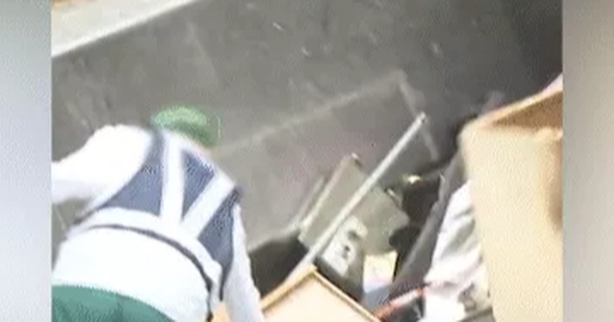 Nhặt được tiền trong đống rác, hai lao động tại Nhật bị khiển trách